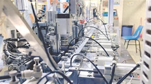 世界工廠 里小企業(yè)的 大收獲 制造業(yè)當(dāng)家 數(shù)字化賦能